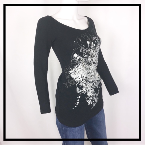 Beautiful Black Shirt with Glamorous Silver Design - Picture 5 of 6
